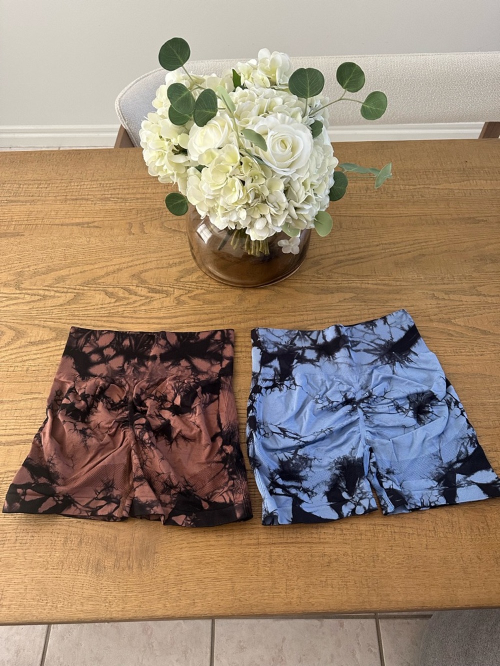 2-Pack Seamless Scrunch Butt Shorts – Size S – Tie Dye Activewear